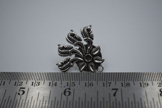 Beautiful Design Silver Oxidised Ear Stud With Fine Detailing (100 gm)
