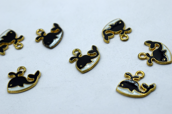 Black And White Cute Whale Enamel Charm (10 PCs)