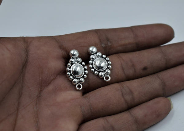 Round Silver Oxidised Ear Stud With Good Shining (100 gm)