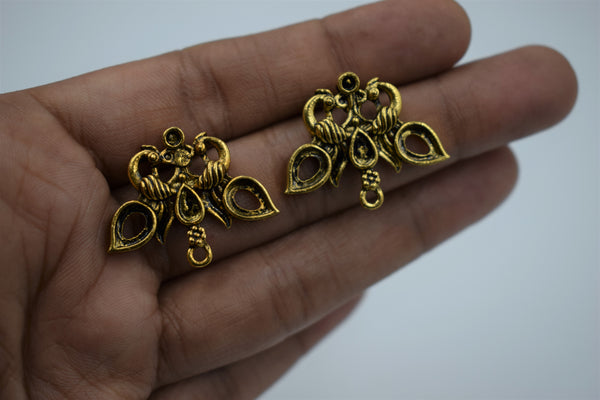 Beautiful Design Golden Oxidised Ear Stud (100 gm)