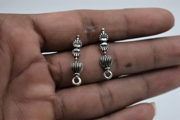 Beautiful Trending Design Silver Oxidised Ear Stud (100 gm)